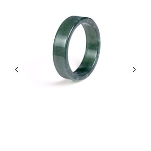 Elegant Green Jade Ring (for men or women)